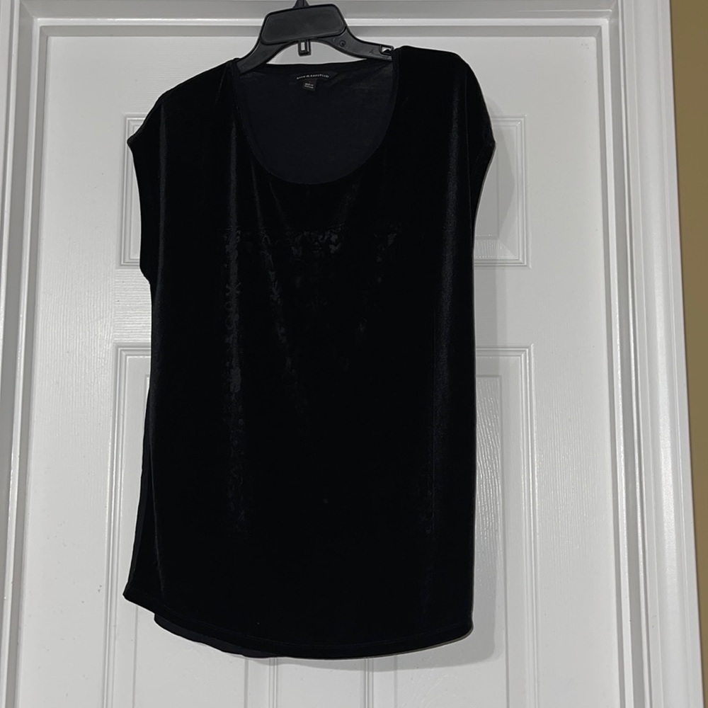 Cool Rock and Republic velvet front top S